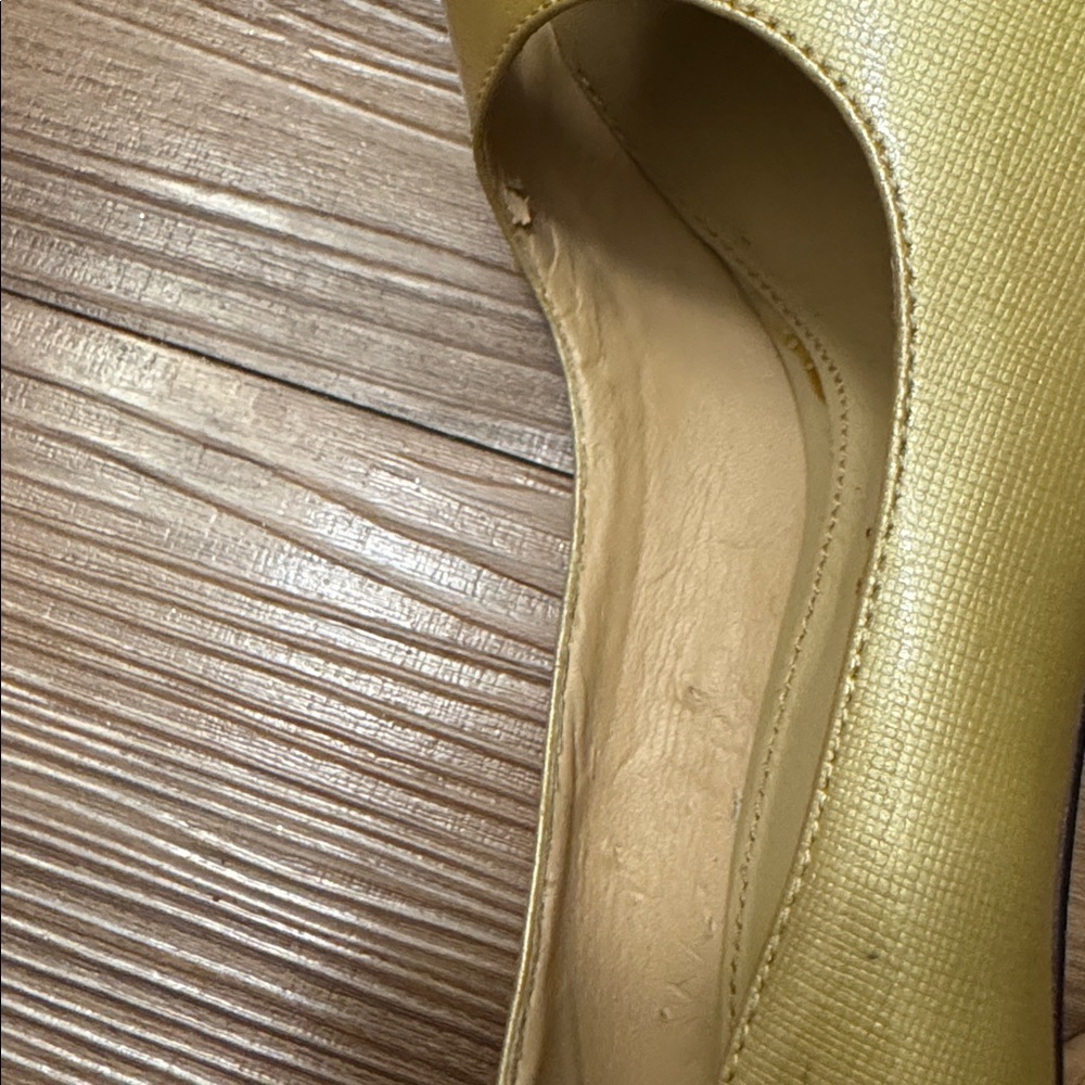 ANTONIO MELANI Women's Elegant Gold Peep Toe Heels - Picture 6 of 6